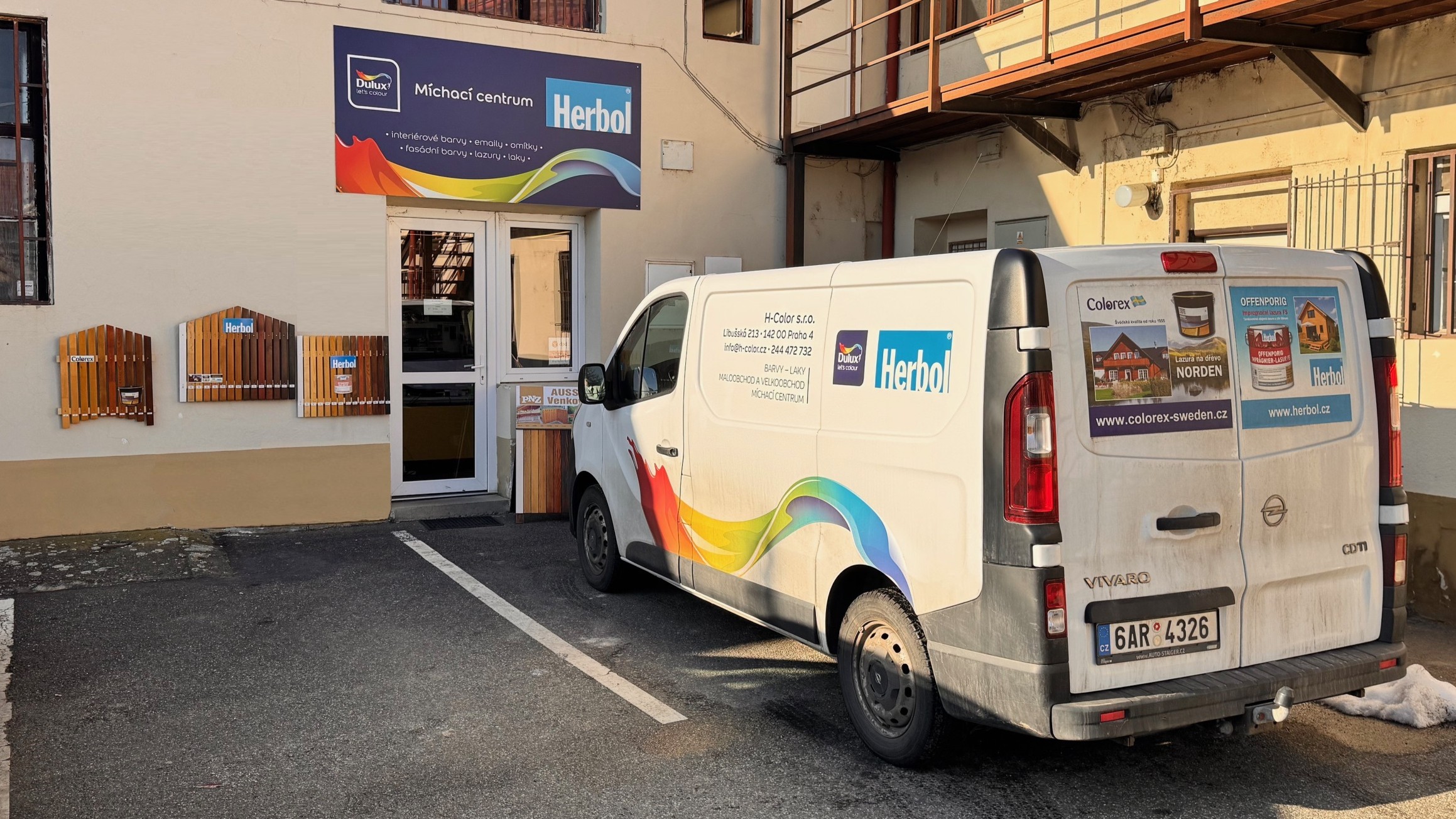 DULUX CENTRUM PRAHA - prodejní sklad